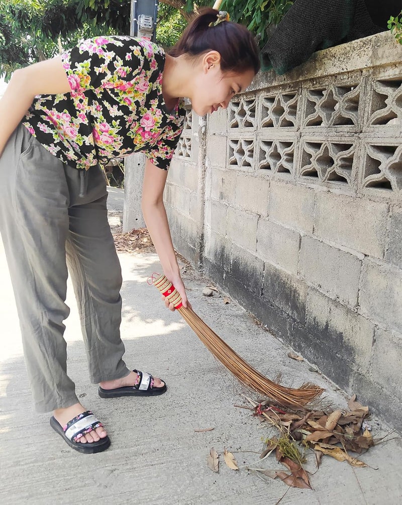 AW BROOMS 2 Piece 32 inch Multi-Surface Sturdy Outdoor Authentic Coconut Leaf Broom Asian Heavy Duty Broom Thai Natural Coconut Leaf Broom (Country Rustic) - Image 1